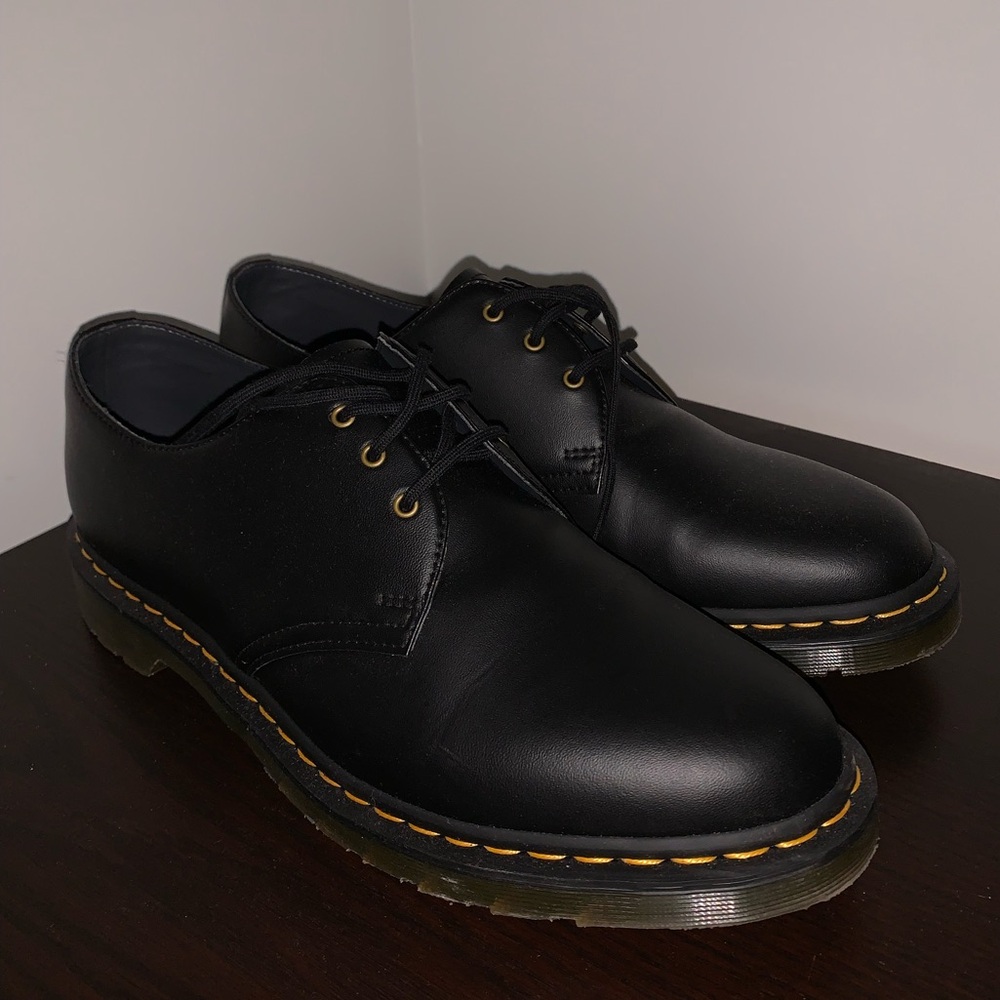 Black Leather Shoes 1461 Crazy Horse Dr. Martens in Black